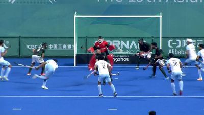 IND vs PAK: Harmanpreet Singh's India annihilates Pakistan with record-breaking 10-2 win at Asian Games 2023 Indian players attack during clash against Pakistan (Screengrab: Sony LIV)