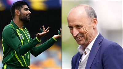 'Pakistan could lose to Netherlands': Nasser Hussain's shocking comment goes viral ahead of World Cup Babar Azam (left), Nasser Hussain (right) (File Photo)