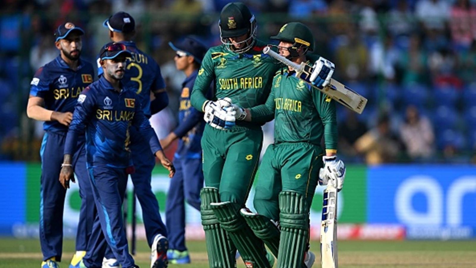SA vs SL, World Cup: South African trio stamp authority with centuries as Sri Lanka surrender in run chase of 429, lose by 102 runs Quinton de Kock and Rassie van der Dussen (Getty Images)