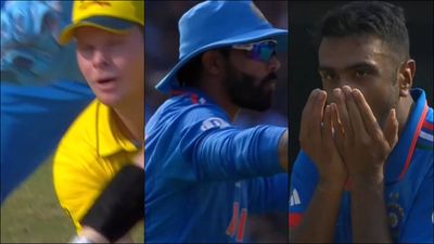 Steve Smith, Ravindra Jadeja, umpire stunned by R Ashwin's unplayable carrom ball, video goes viral Steve Smith, Ravindra Jadeja and R Ashwin react to carrom ball (Screengrab: ICC)