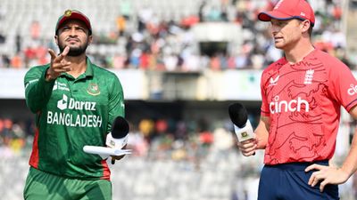ODI World Cup 2023, ENG vs BAN: Shakib drops veteran all-rounder after electing to field, Buttler makes one change but Stokes still out Bangladesh captain Shakib Al Hasan tosses the coin watched by England captain Jos Buttler prior to the 2nd T20 International between Bangladesh and England at Sher-e-Bangla National Cricket Stadium on March 12, 2023 in Mirpur, Bangladesh.