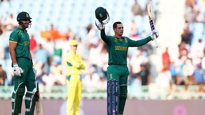 Quinton de Kock does what MS Dhoni, Jos Buttler couldn't; breaks Kumar Sangakkara's record with 109 vs Australia Quinton de Kock celebrates his century against Australia (Getty Images)