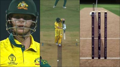 Watch: Steve Smith left shell-shocked by ball-tracking technology as he gets out lbw to Kagiso Rabada Steve Smith reacts after the decision gets overturned