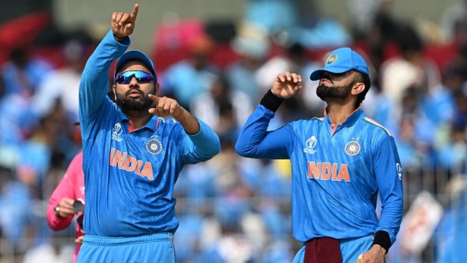 Ricky Ponting lauds Rohit Sharma's captaincy, explains why he is more suited to lead at home World Cup than Virat Kohli Rohit Sharma (L) and Virat Kohli (R).