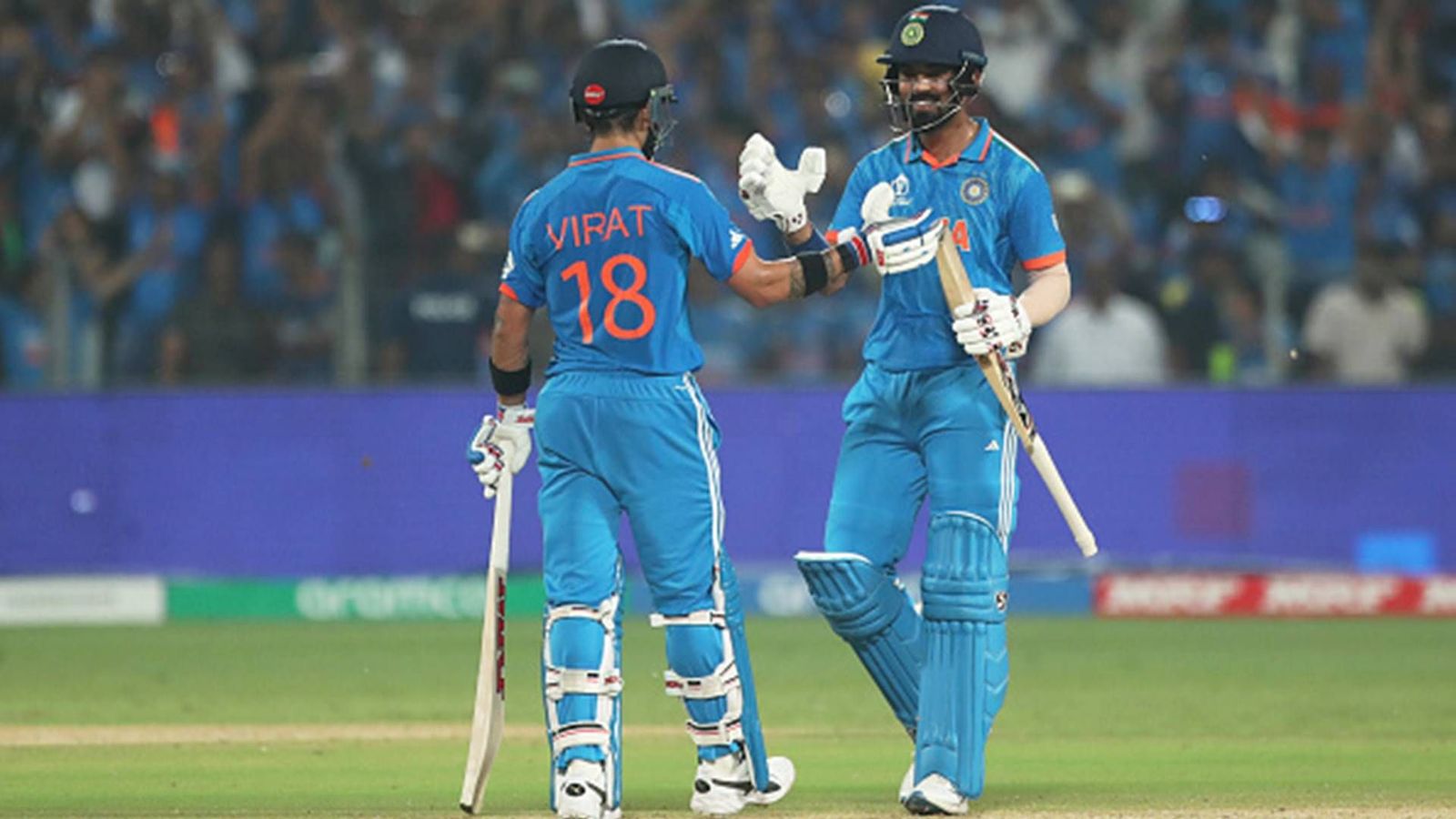 KL Rahul reveals how he convinced Virat Kohli to go for century after he said 'it would not look too nice to not take singles' Virat Kohli and KL Rahul during run chase against Bangladesh (Getty Images)