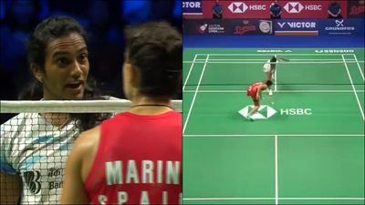PV Sindhu, Carolina Marin involved in heated exchange during Denmark Open semifinal clash, get yellow card from chair umpire PV Sindhu, Carolina Marin argue during Denmark Open semifinal (Screengrab: Jio)