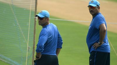 'It's good to lose one game': Ravi Shastri gives MS Dhoni example and makes intriguing statement MS Dhoni and Ravi Shastri.