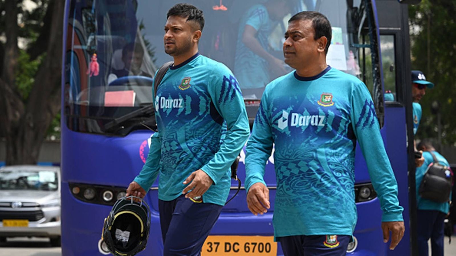 After 149-run loss to South Africa, Shakib Al Hasan flies back to Bangladesh midway through World Cup 2023 After 149-run loss to South Africa, Shakib Al Hasan flies back to Bangladesh midway through World Cup 2023