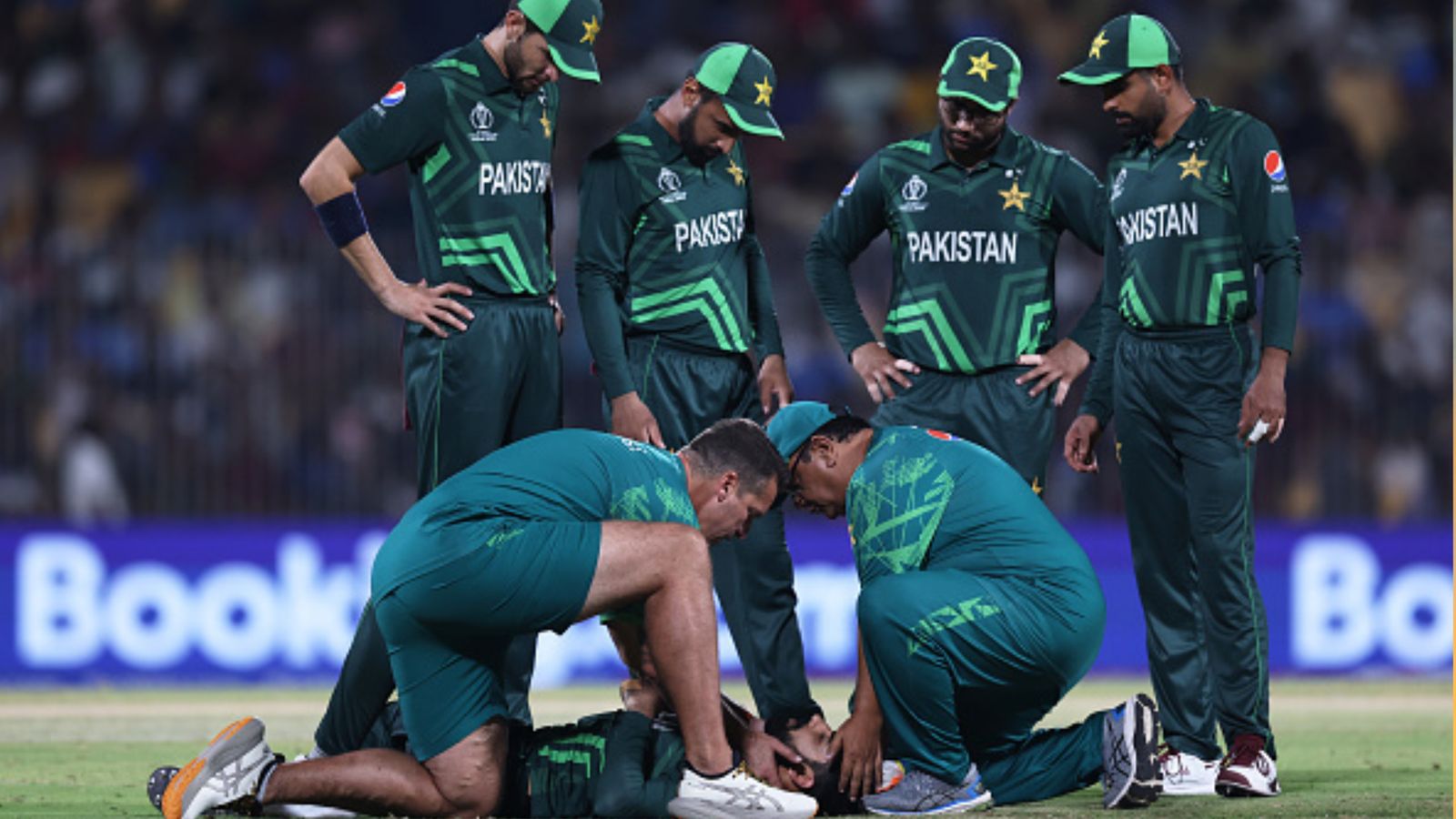 Huge blow to Pakistan, Shadab Khan walks off the field after getting injured while fielding during PAK vs SA clash Huge blow to Pakistan, Shadab Khan walks off the field after getting injured while fielding during PAK vs SA clash