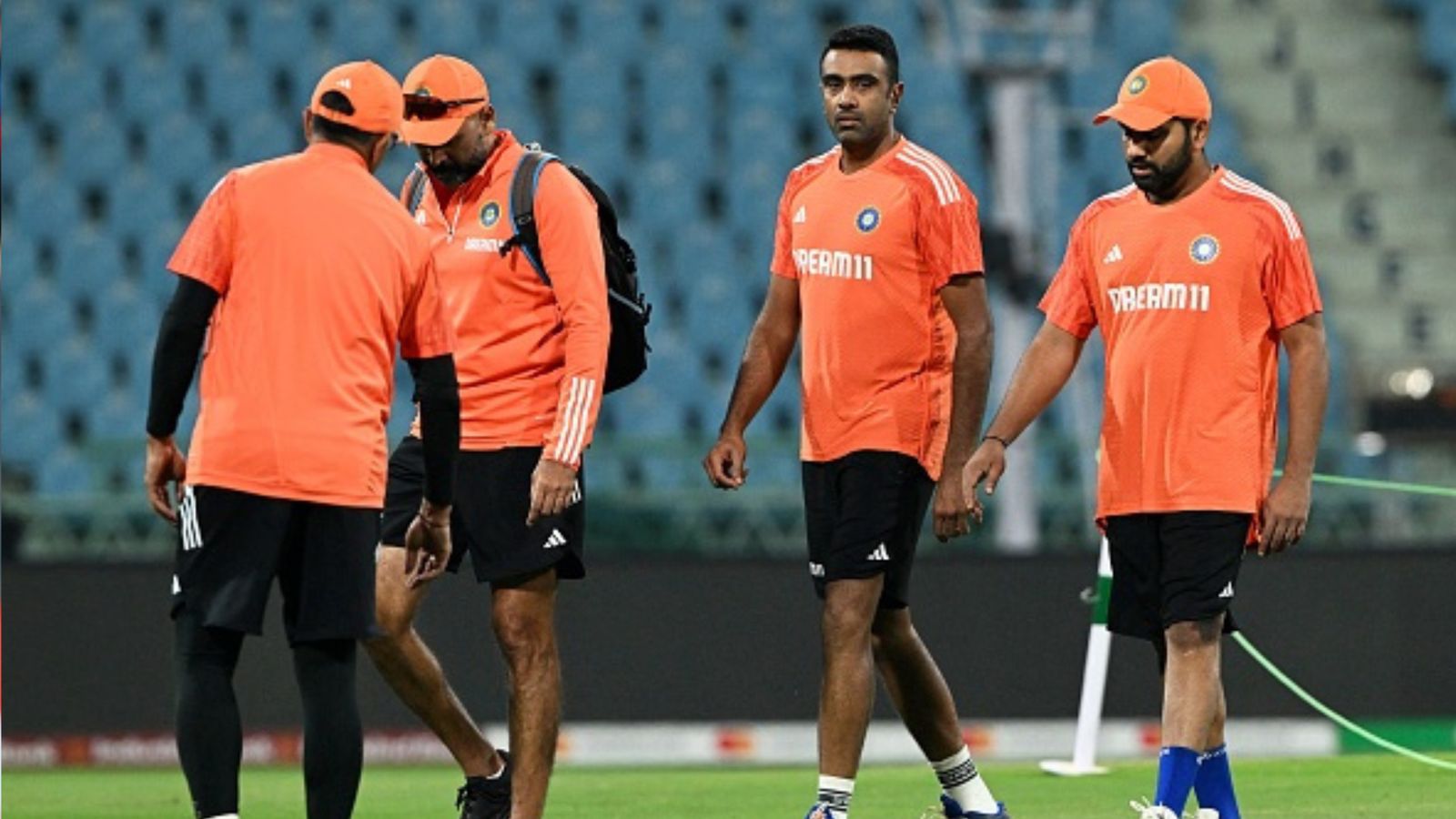 Harbhajan Singh wants Rohit Sharma to drop THIS India star and pick R Ashwin instead for clash against England India's captain Rohit Sharma (R), Ravichandran Ashwin (2R) with coach Rahul Dravid (L) attend a practice session on the eve of their 2023 ICC Men's Cricket World Cup one-day international (ODI) match against England at the Ekana Cricket Stadium in