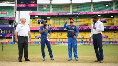 AFG vs SL: Afghanistan skipper makes surprising change after electing to field as Sri Lanka two tweaks to Playing XI Sri Lanka captain Kusal Mendis faces Afghanistan skipper Hashmatullah Shahidi