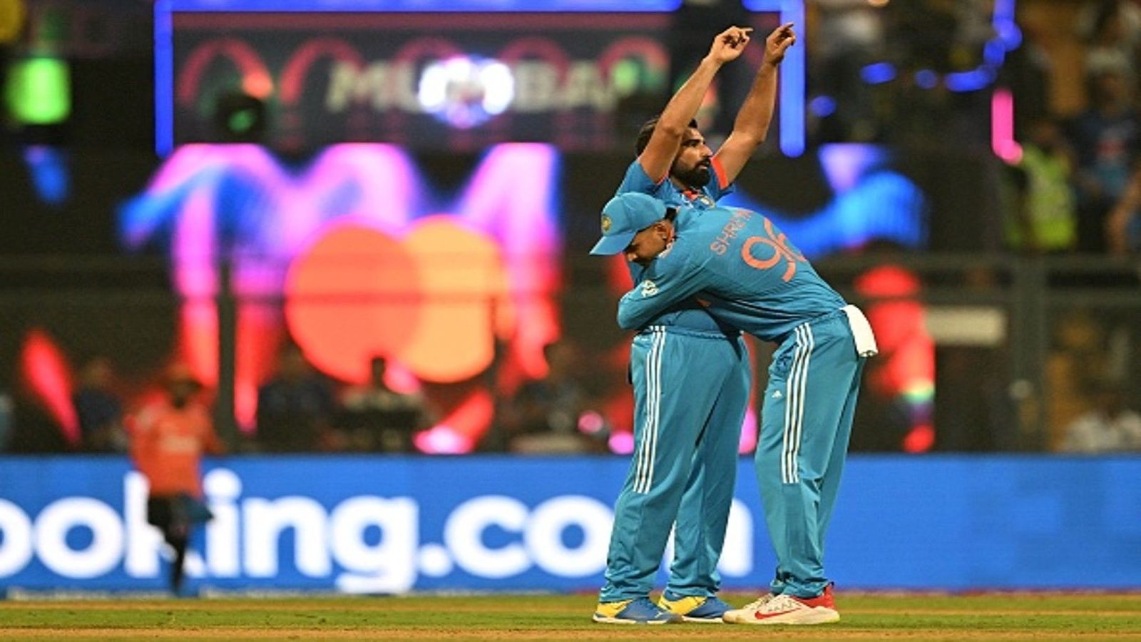 IND vs SL: 'Lucky we do not have to play Shami, Siraj, Bumrah' — Why does Shreyas Iyer make this statement? Indian pacer Mohammed Shami and batter Shreyas Iyer celebrate a wicket during the World Cup match vs Sri Lanka.