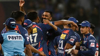 Mumbai Indians trade in Romario Shepherd from Lucknow Super Giants ahead of IPL 2024 auction Lucknow Super Giants' players celebrate in this frame. (Getty)