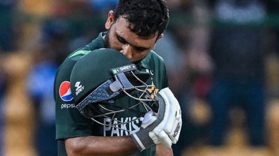 NZ vs PAK: Fakhar Zaman smashes fastest century by Pakistan batter in World Cup history against faltering New Zealand Pakistan batter Fakhar Zaman celebrates his century in the win over New Zealand.