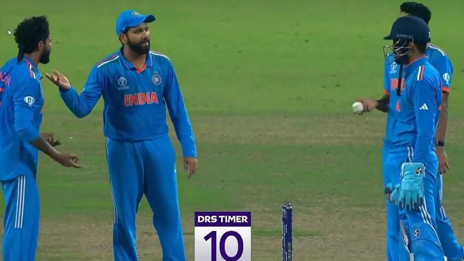 'Ye har match mein bolta hai out hai': Rohit Sharma's hilarious reply to Ravindra Jadeja's desperate DRS plea, watch viral video 'Ye har match mein bolta hai out hai': Rohit Sharma's hilarious reply to Ravindra Jadeja's desperate DRS plea, watch viral video