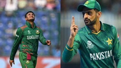 'Helmet malfunction can happen with anyone': Shoaib Malik sides with Angelo Mathews, ridicules Shakib for 'timed out' appeal (L) Bangladesh skipper Shakib Al Hasan; (R) Pakistan all-rounder Shoaib Malik.