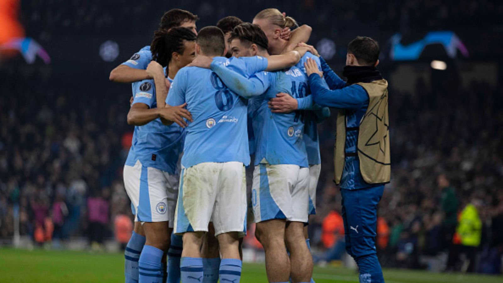 Champions League Round-Up: Barcelona suffer shock loss, Erling Haaland helps beat Young Boys Manchester City players celebrate Erling Haaland's Champions League goal.