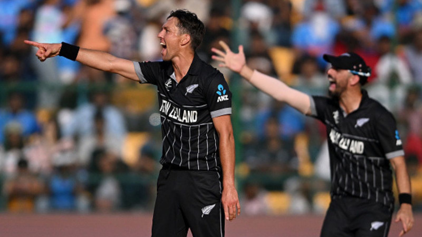NZ vs SL: Trent Boult shatters Wasim Akram, Glenn McGrath's sensational World Cup record with stunning spell vs Sri Lanka Trent Boult (left) and Daryl Mitchell unsuccessfully appeals for the LBW of Maheesh Theekshana during New Zealand vs Sri Lanka's World Cup clash at M. Chinnaswamy Stadium on November 09, 2023 in Bangalore, India. (Getty)