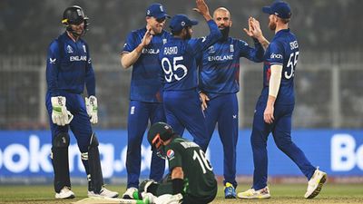 England qualify for Champions Trophy 2025 with easy 93-run win over Pakistan as Babar Azam & Co. bow out of World Cup 2023 Moeen Ali celebrates the wicket of Mohammad Rizwan with his teammates (Getty Images)