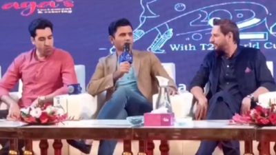 'Agar main Aishwarya se shaadi karun...': Netizens tear into Abdul Razzaq for derogatory comment while criticising PCB Umar Gul (L), Abdul Razzaq (C) and Shahid Afridi (R).