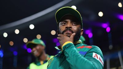 Statistics prove Temba Bavuma is inferior to Shaun Pollock as a batter in World Cups Temba Bavuma during the World Cup 2023 semifinal clash against Australia (Getty Images)