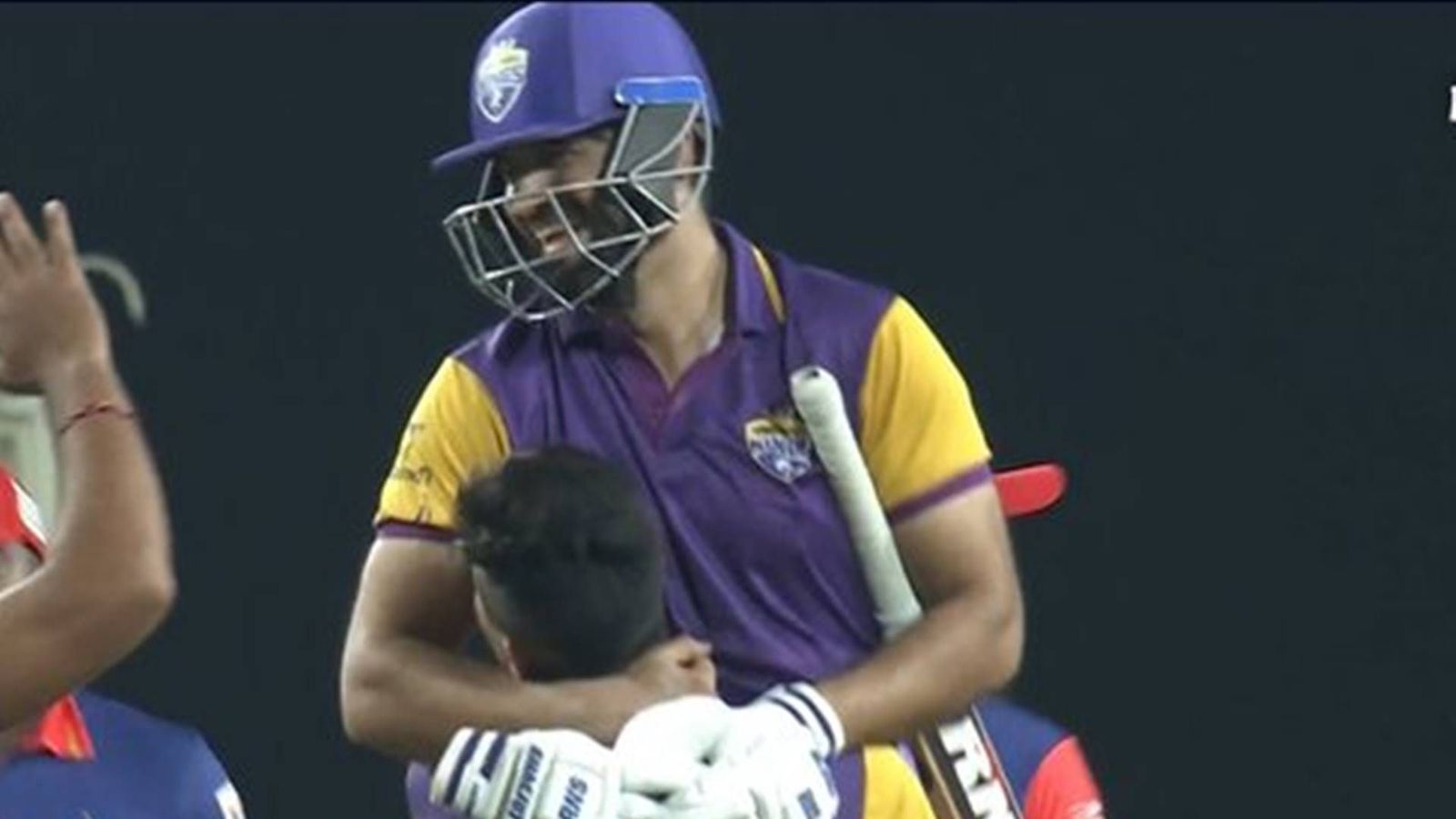 Irfan Pathan runs riot at MS Dhoni's homeground with 9 sixes to beat Gautam Gambhir's side in LLC 2023 opener Irfan Pathan lifted by teammate after Bhilwara Kings' win in LLC 2023 opener