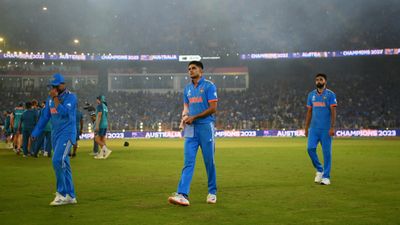 'Been almost 16 hours... sometimes giving everything isn't enough': Shubman Gill left grief-stricken after Australia loss India's Kuldeep Yadav, Shubman Gill and Mohammed Siraj cut a dejected figure following the ODI World Cup final against Australia at the Narendra Modi Stadium on November 19.