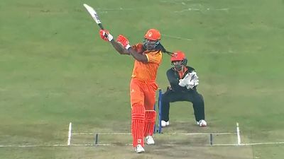 Watch: 44-year-old Chris Gayle pulls off a Rishabh Pant, smashes one-handed sixer off Colin de Grandhomme in LLC 2023 Chris Gayle hits a one-handed six in LLC 2023 (Screengrab: FanCode, X)