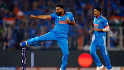 ‘Sudhar jao yaar’: Mohammed Shami slams ex-Pakistani player over claims of BCCI giving special ball during World Cup 2023 Mohammed Shami of India celebrates the wicket of David Warner of Australia during the ODI World Cup 2023 final between India and Australia at Narendra Modi Stadium on November 19, 2023 in Ahmedabad, India. (Getty Images)