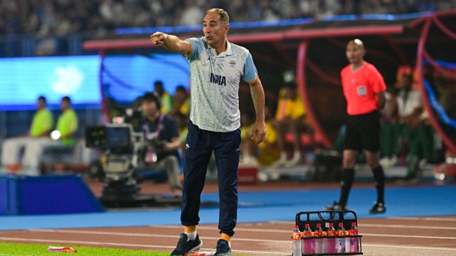 'Don't expect results with no time to prepare': India head coach Igor Stimac goes on rant against AIFF after loss to Qatar India's football coach Igor Stimac (L) gestures during the men's round of 16 football match between India and Saudi Arabia in the 2022 Asian Games.