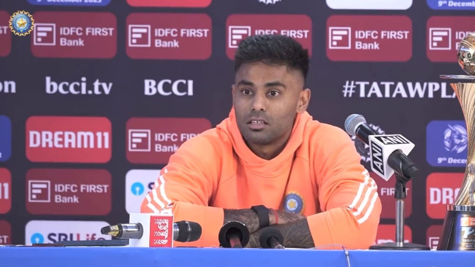 ‘Only 2 people?’: Suryakumar Yadav left stunned during press conference ahead of captaincy debut Australia T20I home series Suryakumar Yadav surprised as only 2 attend press conference in Vizag before India vs Australia T20Is series. (Screengrab: Twitter)