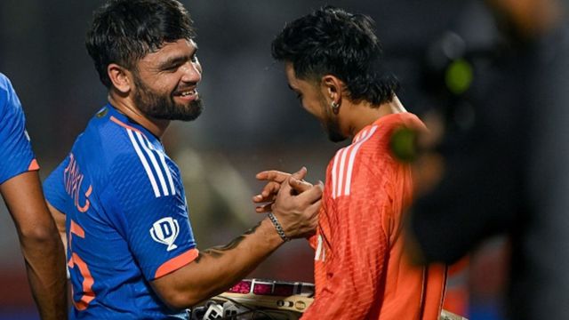 IND vs AUS: Ishan Kishan sheds light on India's key performers against Australia in 1st T20I in Vishakhapatnam Rinku Singh (L) and Ishan Kishan (R).