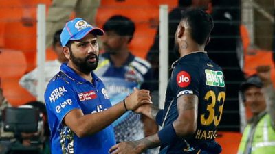 Big Breaking: Hardik Pandya officially returns to Mumbai Indians after Gujarat Titans stint in biggest trade of IPL 2024 Mumbai Indians teammates Rohit Sharma and Hardik Pandya reunite in IPL 2024.