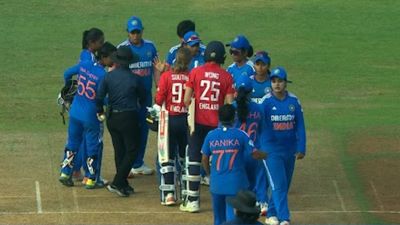 Issy Wong's heroics lead England Women's A to four-wicket victory, levelling series against India in 2nd T20 England and Indian Players after the completion of 2nd T20 match. (PC: Twitter)