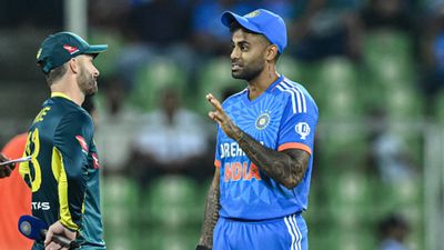 IND vs AUS, 5th T20I: Suryakumar Yadav makes one big change for dead rubber, know playing XIs of both teams Australia skipper Matthew Wade (left) and India captain Suryakumar Yadav in this frame. (Getty)