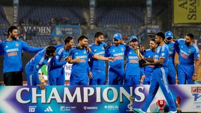 Watch: Suryakumar Yadav hands trophy to Rinku Singh, Jitesh Sharma, continuing captaincy trend set by MS Dhoni Team India celebrate their series win over Australia