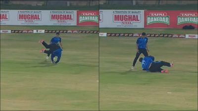 Often criticised for his weight, wicketkeeper Azam Khan runs outside 30-yard circle to take jaw-dropping catch, watch video Azam Khan takes a spectacular catch during National T20 Cup final (Screengrab: Pakistan Cricket/X)