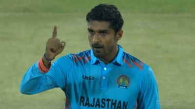 Deepak Hooda rescues Rajasthan from 23 for 3 with sensational 180-run knock, leads his side to Vijay Hazare Trophy final after 17 years Deepak Hooda celebrates his century in Vijay Hazare Trophy semifinal (Screengrab: BCCI/X)