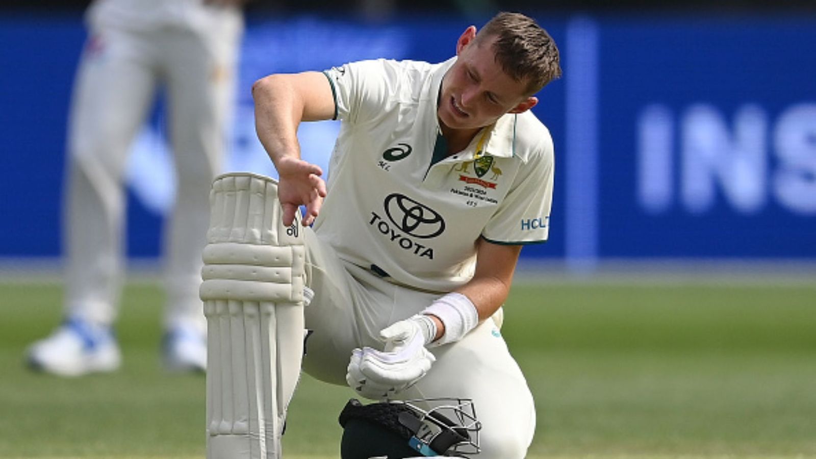 ‘The finger is fine, there's no break’: Marnus Labuschagne shakes off injury concerns ahead of Boxing Day Test Marnus Labuschagne checks his injured finger. (Getty Images)