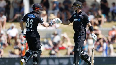 Nicholls, Young's batting blitzes dampen Sarkar's record-breaking knock as NZ rock BAN in 2nd ODI to clinch series New Zealand's Will Young and Henry Nicholls celebrate a boundary during 2nd ODI against Bangladesh at Saxton Field on December 20. (Getty)
