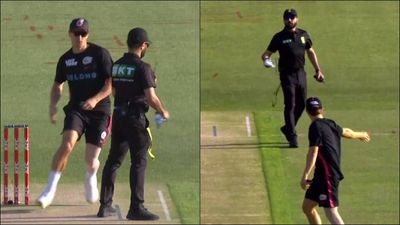 2 minutes 28 seconds long footage shows Tom Curran intimidating umpire before BBL game that led to four-match ban Tom Curran intimidates the umpire before Sydney Sixers' BBL match (Screengrab: 7Cricket, X)