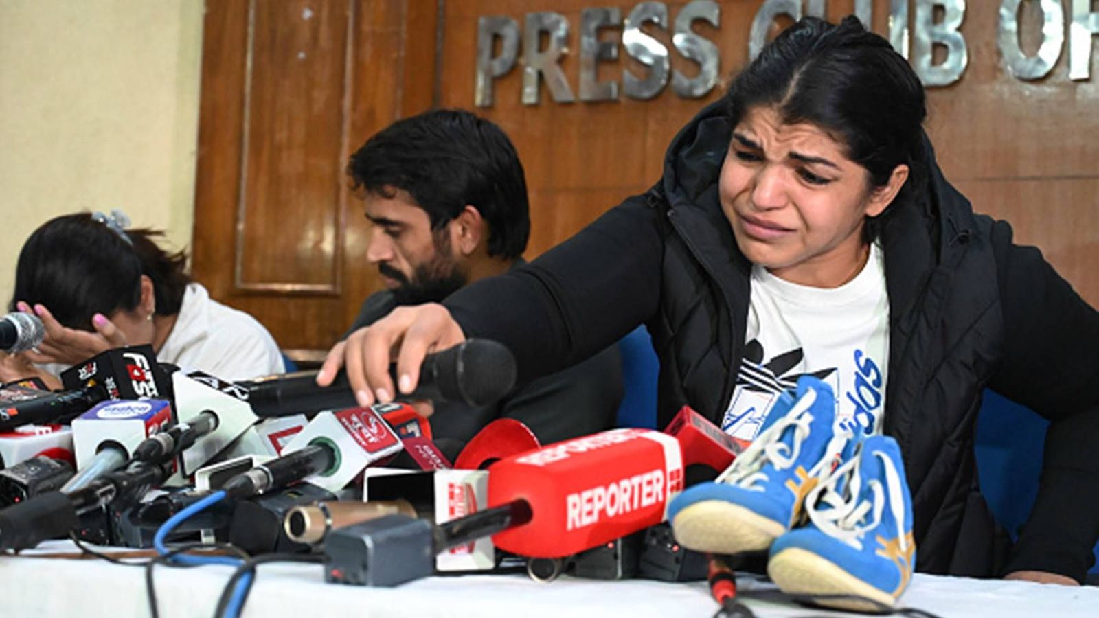 'I can't give the guarantee that even one of the women wrestlers would get justice': Sakshi Malik fears for wrestlers' safety after WFI elections Wrestlers Vinesh Phogat , Bajrang Punia and Sakshi Malik during a press conference at Press Club of India on December 21, 2023 (Getty Images)