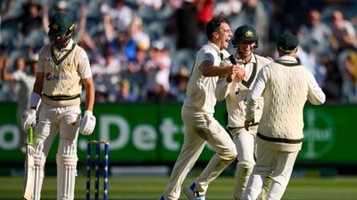 AUS vs PAK: After windfall in IPL auction, Cummins-Starc duo annihilates Pakistan in 2nd Test as Men in Green's winless streak continues in Australia Australia's David Warner, Marnus Labuschagne and Pat Cummins celebrate the wicket of Shaheen Afridi during Day 4 of the 2nd Test against Pakistan at MCG on December 29. (Getty)