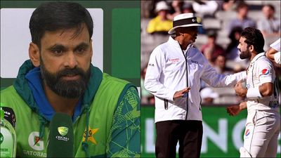 Mohammad Hafeez lashes out at third umpire for giving Mohammad Rizwan out, says 'technology turned out to be a curse' Mohammad Hafeez in the press conference; Mohammad Rizwan in an animated conversation with the umpire (Screengrab: X, Getty Images)