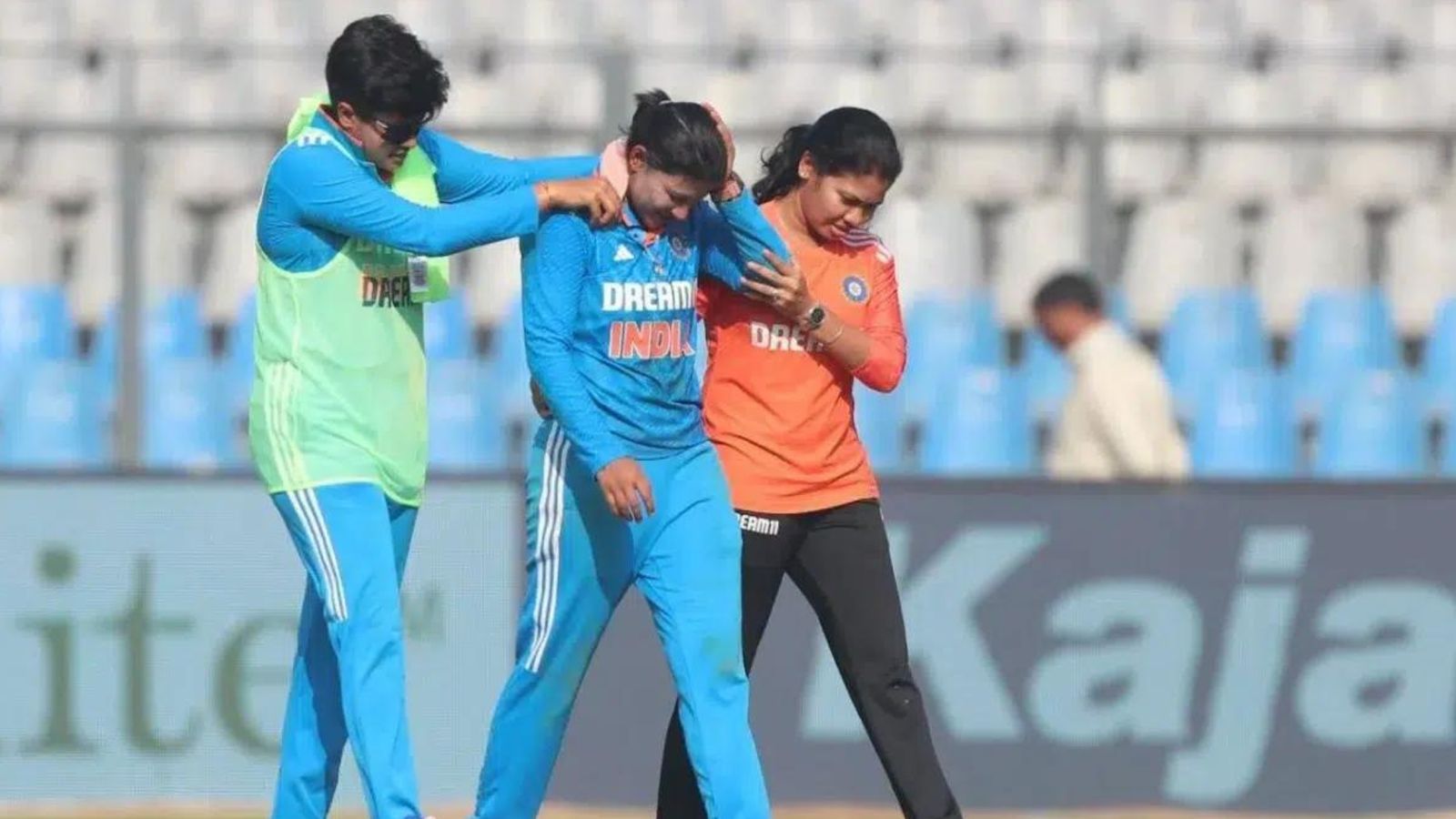 INDW vs AUSW: Sneh Rana ruled out of ongoing 2nd ODI after scary collision, Gujarat Giants' star comes in as replacement Sneh Rana walks off the field after colliding with Pooja Vastrakar during 2nd ODI against Australia women