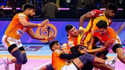 Pro Kabaddi League: Unstoppable Puneri Paltan crush Telugu Titans by 36 Points Puneri Paltan defeated Patna Pirates.