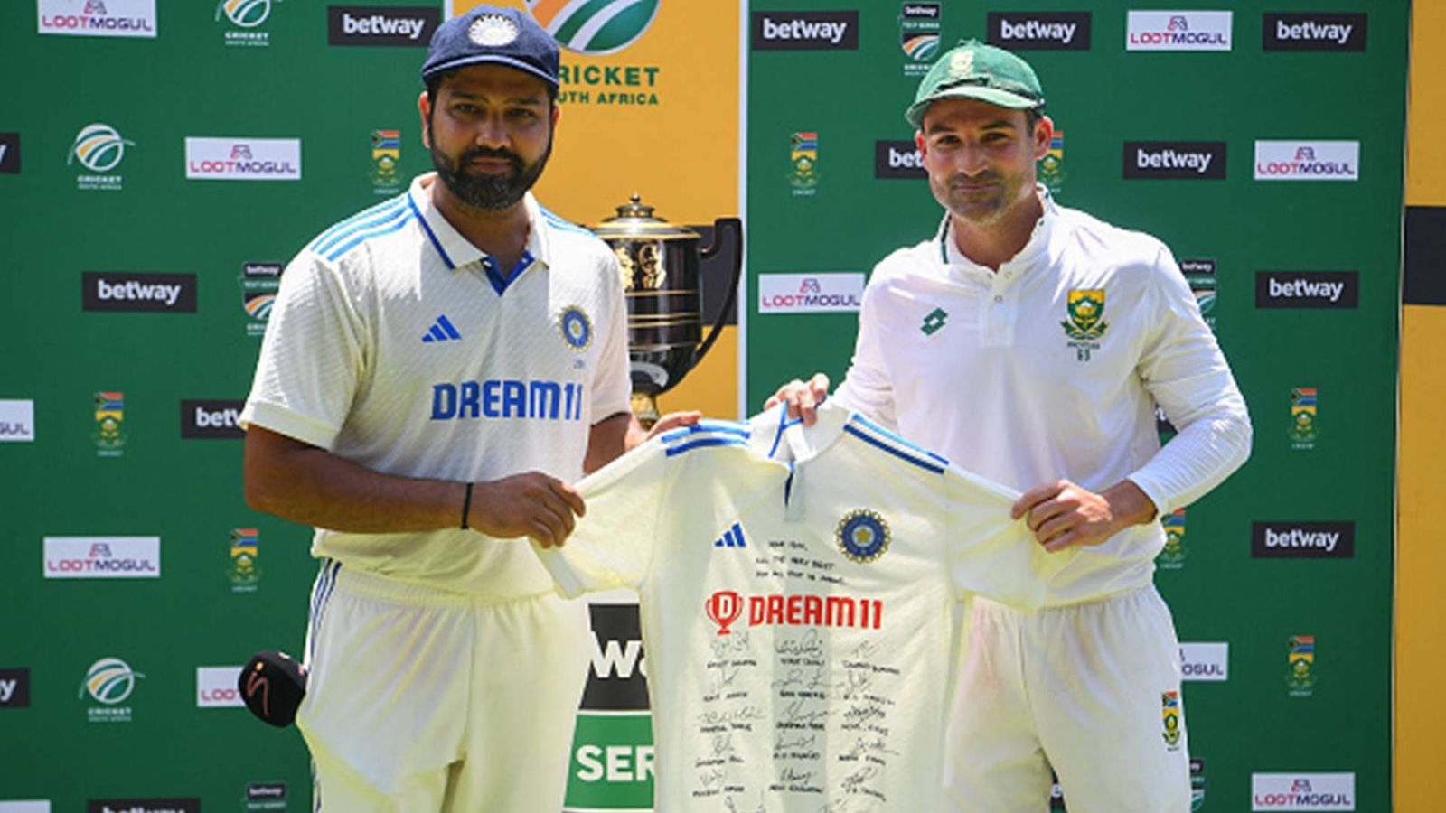 'I would have liked to do more in this game': Dean Elgar retires from Test cricket with regret after Cape Town defeat Rohit Sharma gives a signed jersey to Dean Elgar after Cape Town Test (Getty Images)
