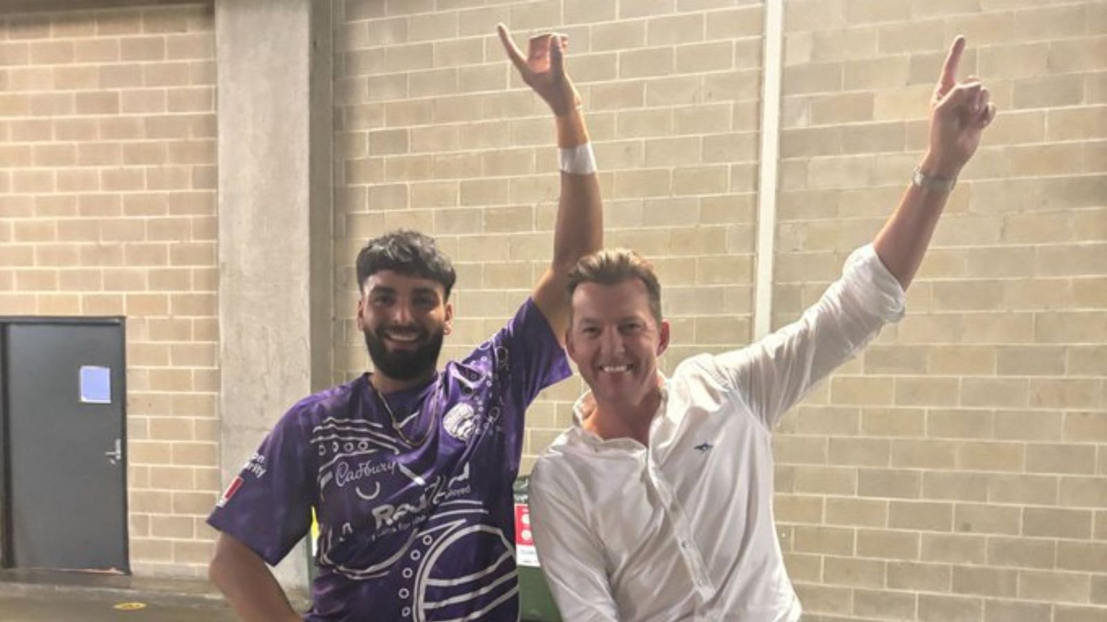 Watch: Nikhil Chaudhary performs kabaddi celebration with his idol Brett Lee after win over Melbourne Renegades Watch: Nikhil Chaudhary performs kabaddi celebration with his idol Brett Lee after win over Melbourne Renegades