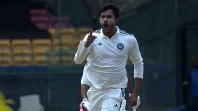 Karnataka pacer Vasuki Koushik brings Punjab batters to their knees, bowls them out for 152 with seven-wicket haul Vasuki Koushik celebrates a wicket (Screengrab: BCCI)