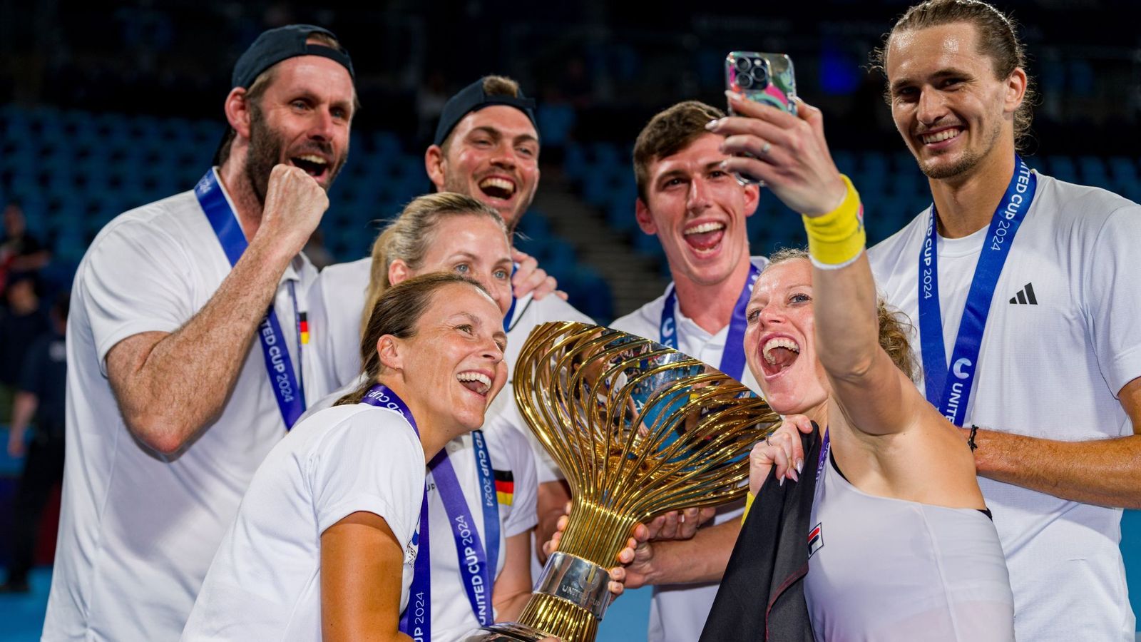 United Cup: Alexander Zverev-led Germany triumph 2-1 over Poland after thrilling final tie in Sydney United Cup: Alexander Zverev-led Germany triumph 2-1 over Poland after thrilling final tie in Sydney